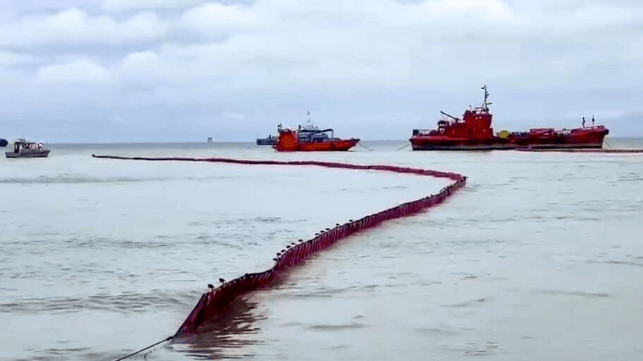 Cleanup in Kerch Strait